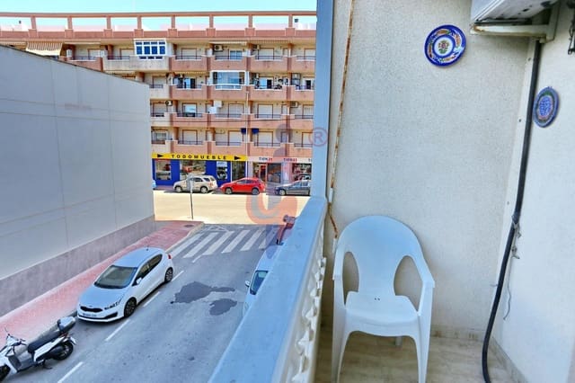 Apartamento de 2 habitaciones en Las Viñas, Guardamar del Segura en venta con piscina - 152.995 € (Ref: 9904074)