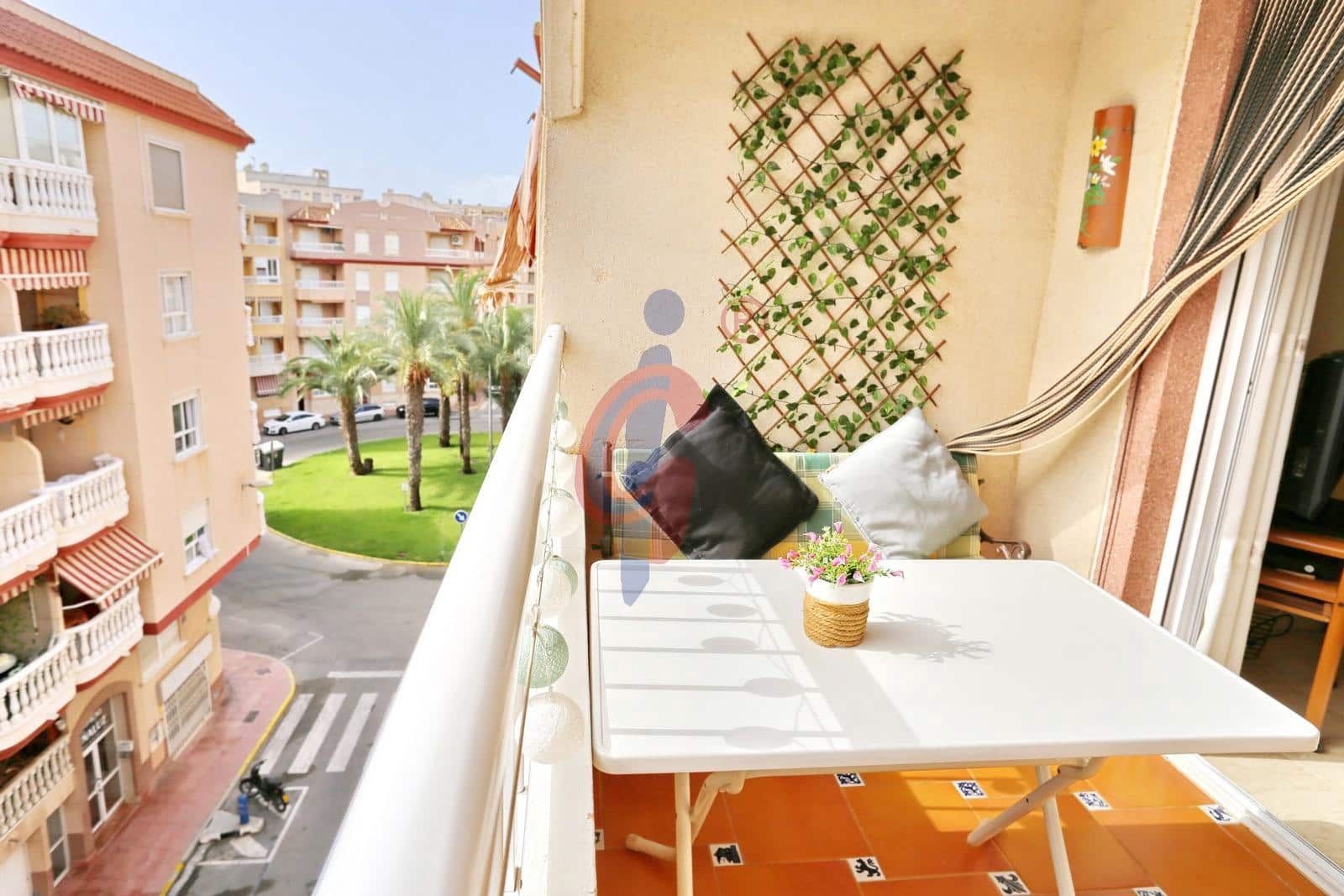 Apartamento de 2 habitaciones en Guardamar del Segura en venta - 149.990 € (Ref: 9915939)