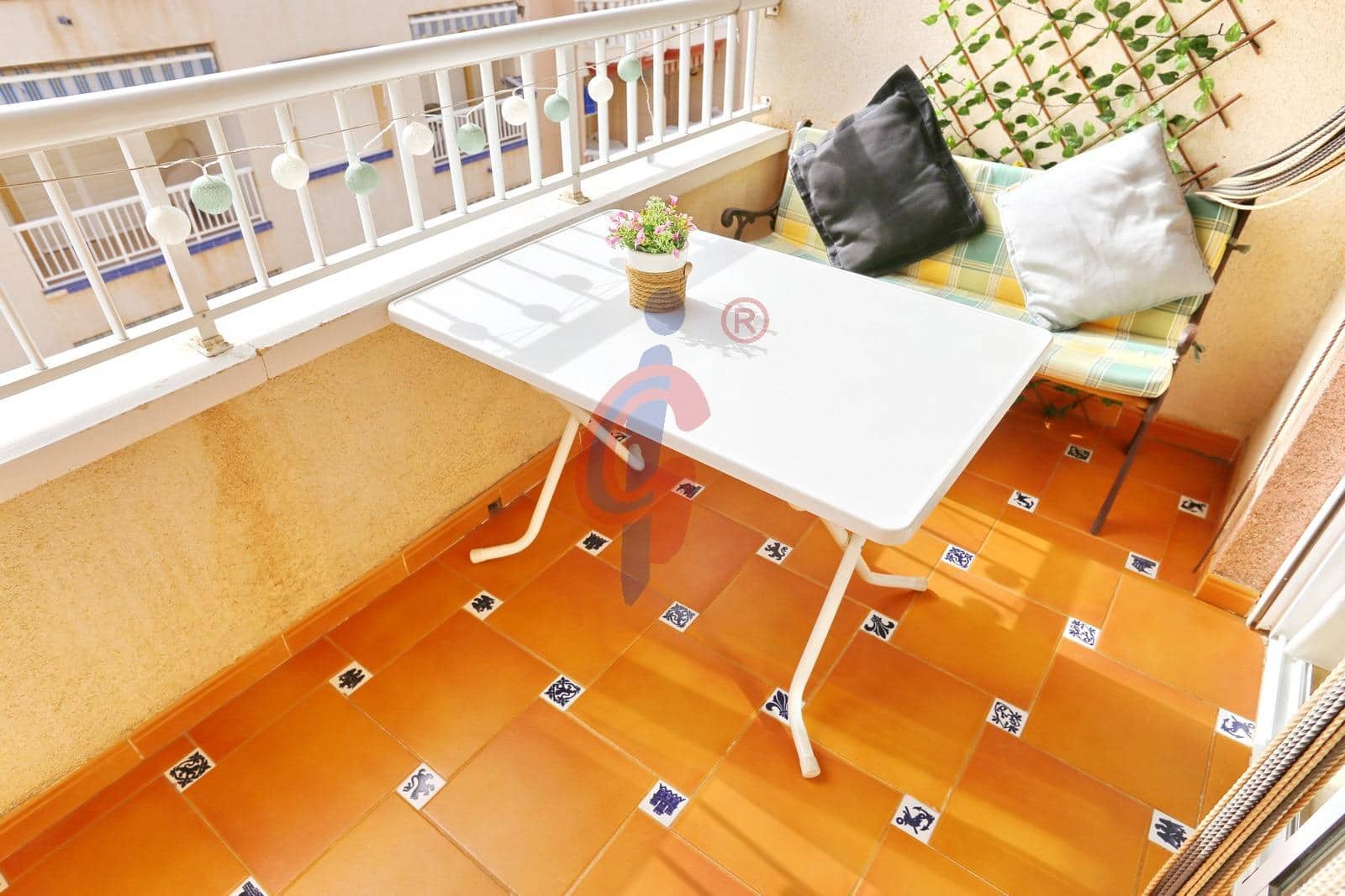 Apartamento de 2 habitaciones en Guardamar del Segura en venta - 149.990 € (Ref: 9915939)