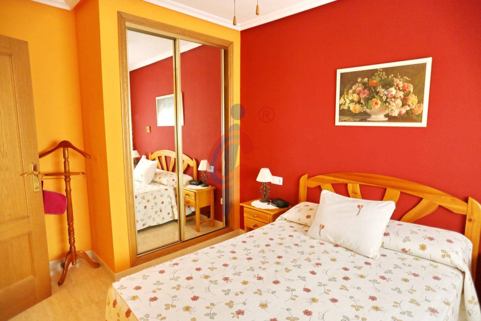 Apartamento de 2 habitaciones en Guardamar del Segura en venta - 149.990 € (Ref: 9915939)