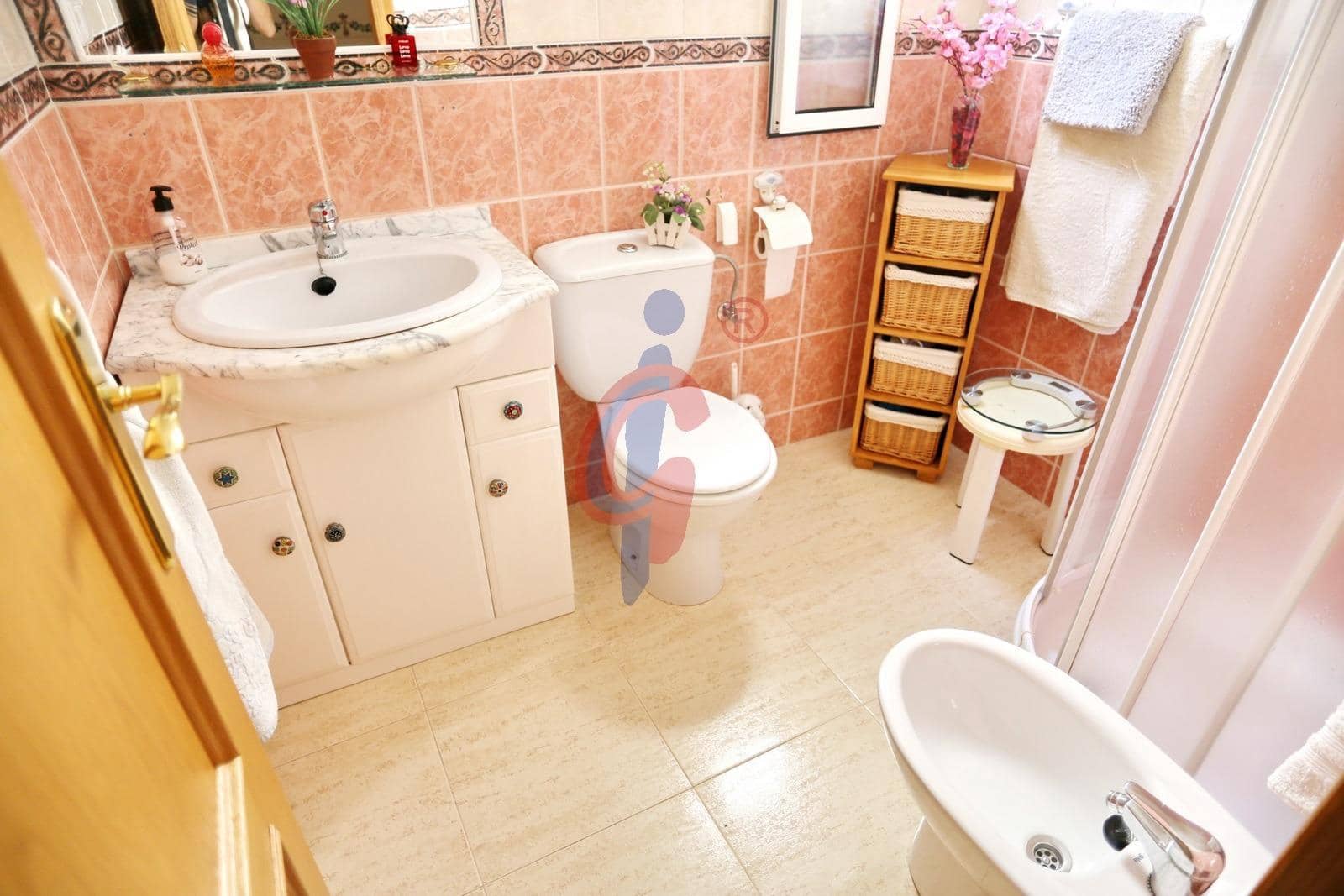 Apartamento de 2 habitaciones en Guardamar del Segura en venta - 149.990 € (Ref: 9915939)