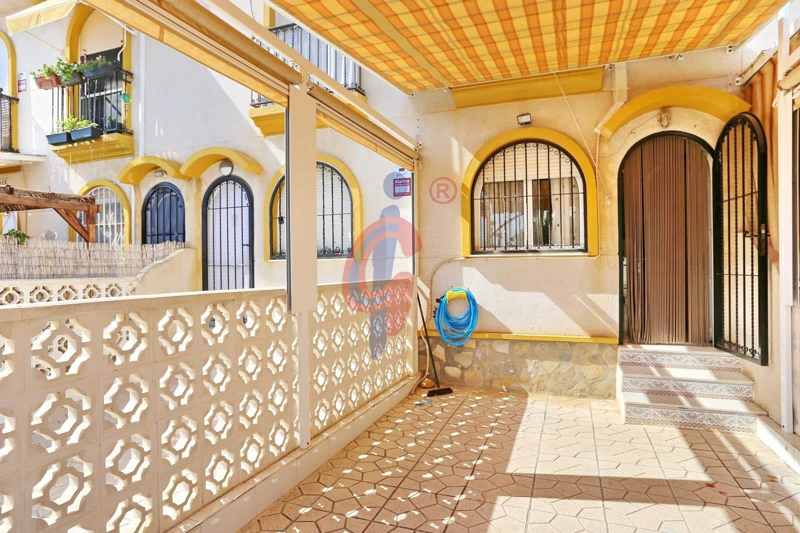 2 quarto Moradia em Banda para venda em Guardamar del Segura com piscina garagem - 175 000 € (Ref: 9940063)