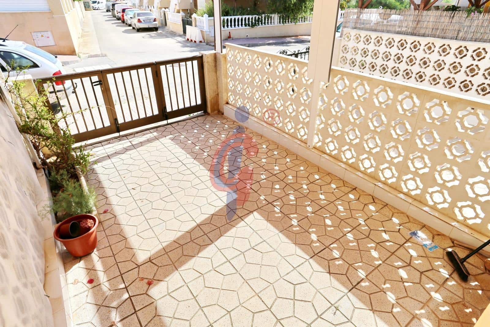 2 quarto Moradia em Banda para venda em Guardamar del Segura com piscina garagem - 175 000 € (Ref: 9940063)