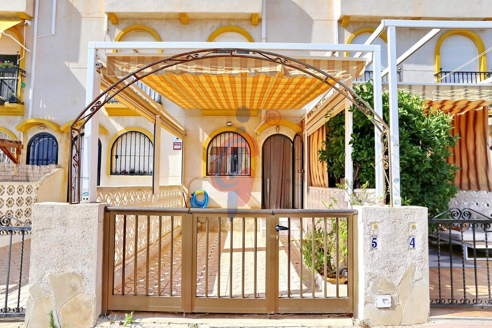 2 quarto Moradia em Banda para venda em Guardamar del Segura com piscina garagem - 175 000 € (Ref: 9940063)