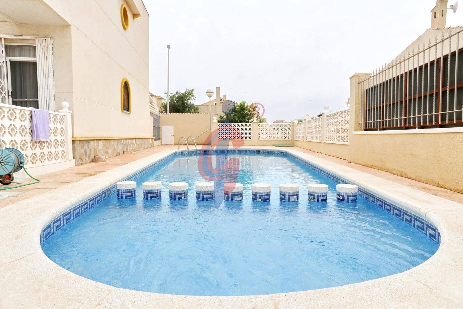 2 bedroom Terraced Villa for sale in Guardamar del Segura with pool garage - € 175,000 (Ref: 9940063)