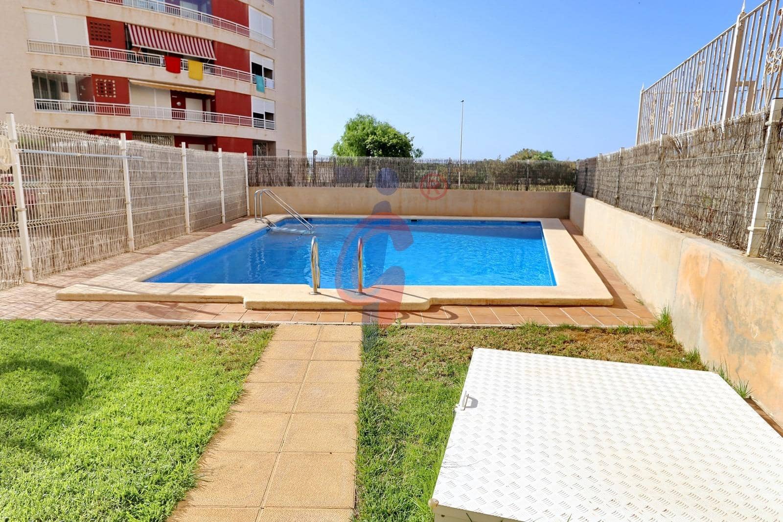 2 soverom Leilighet til salgs i Guardamar del Segura med svømmebasseng garasje - € 149 999 (Ref: 9954309)