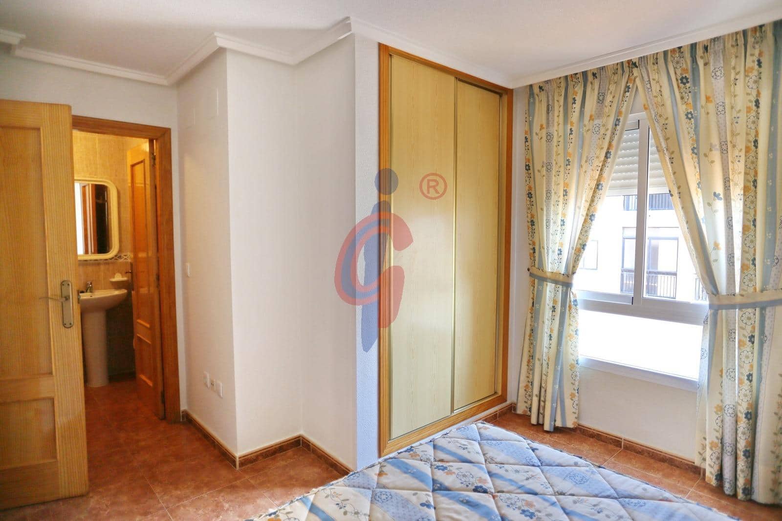 3 sovrum Lägenhet till salu i Guardamar del Segura med garage - 189 000 € (Ref: 9970721)