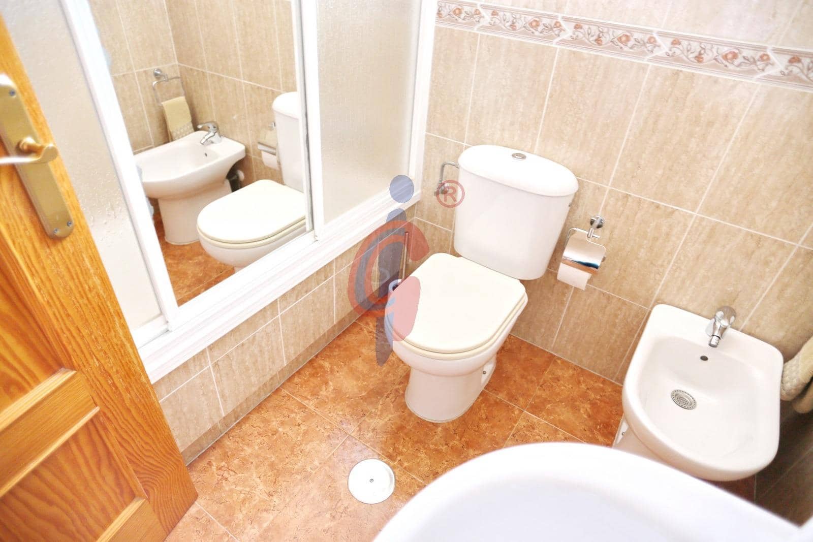 3 sovrum Lägenhet till salu i Guardamar del Segura med garage - 189 000 € (Ref: 9970721)