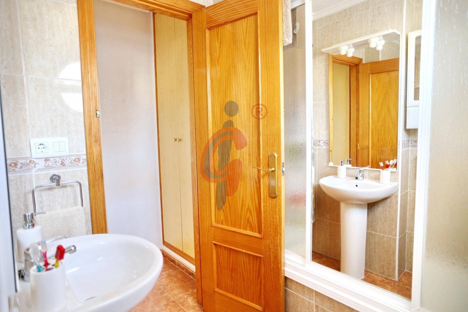 3 sovrum Lägenhet till salu i Guardamar del Segura med garage - 189 000 € (Ref: 9970721)