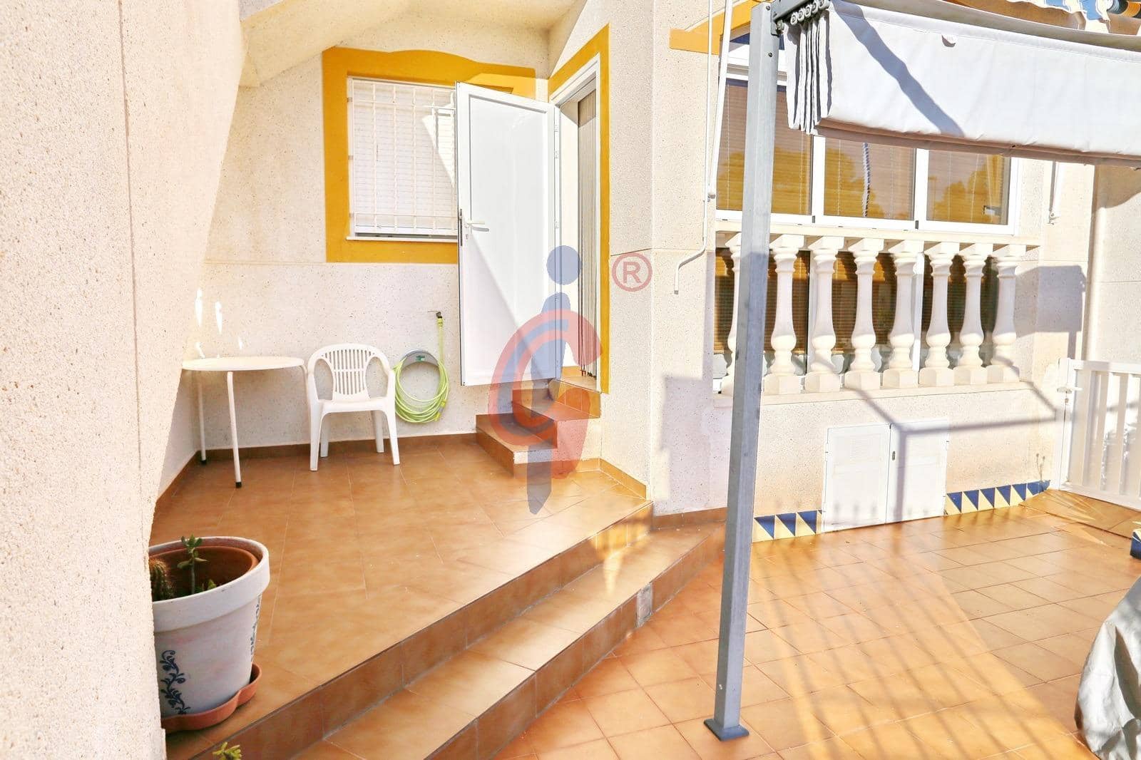2 bedroom Semi-detached Villa for sale in Guardamar del Segura with pool garage - € 155,500 (Ref: 9973395)