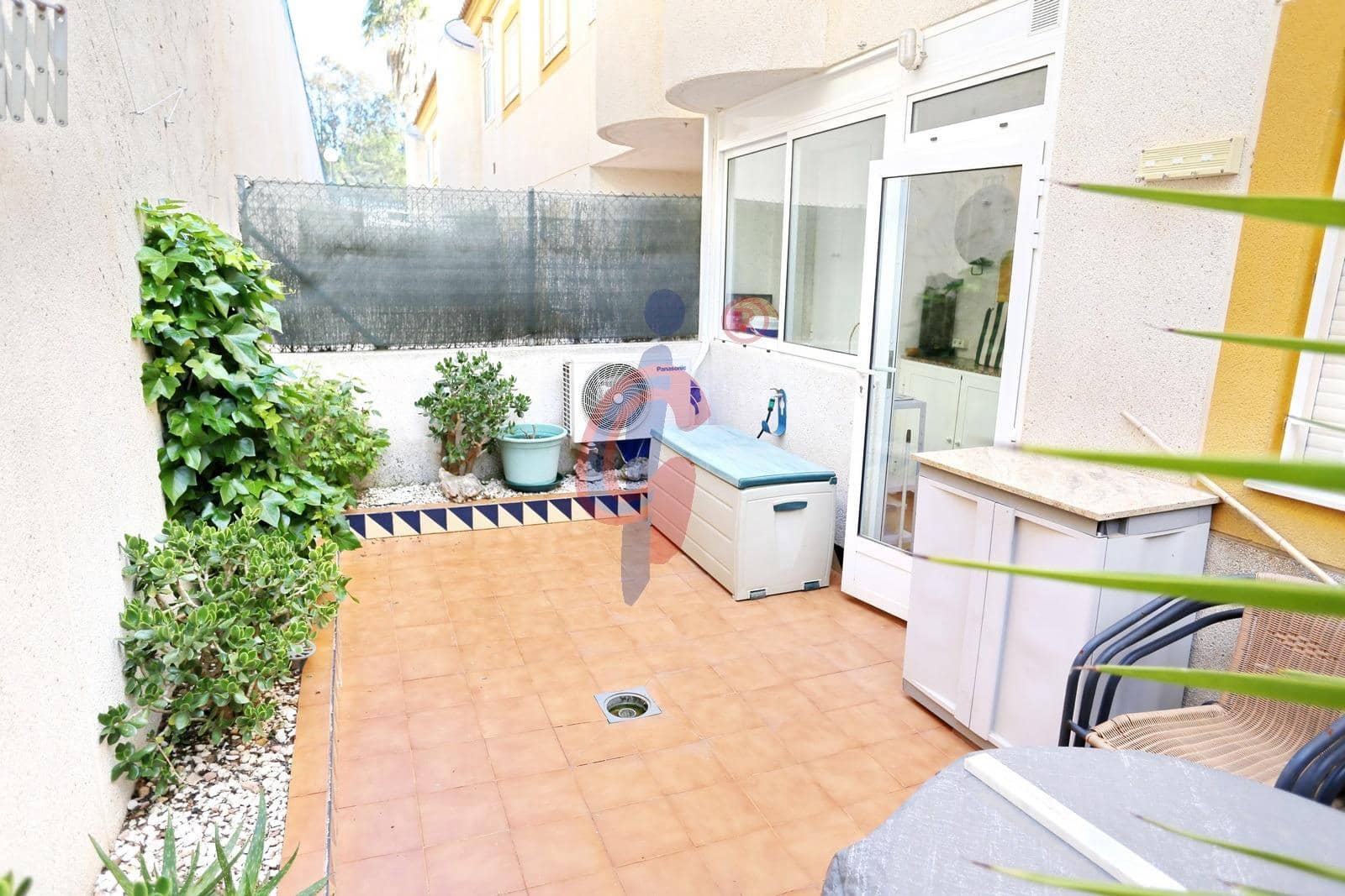 2 bedroom Semi-detached Villa for sale in Guardamar del Segura with pool garage - € 155,500 (Ref: 9973395)