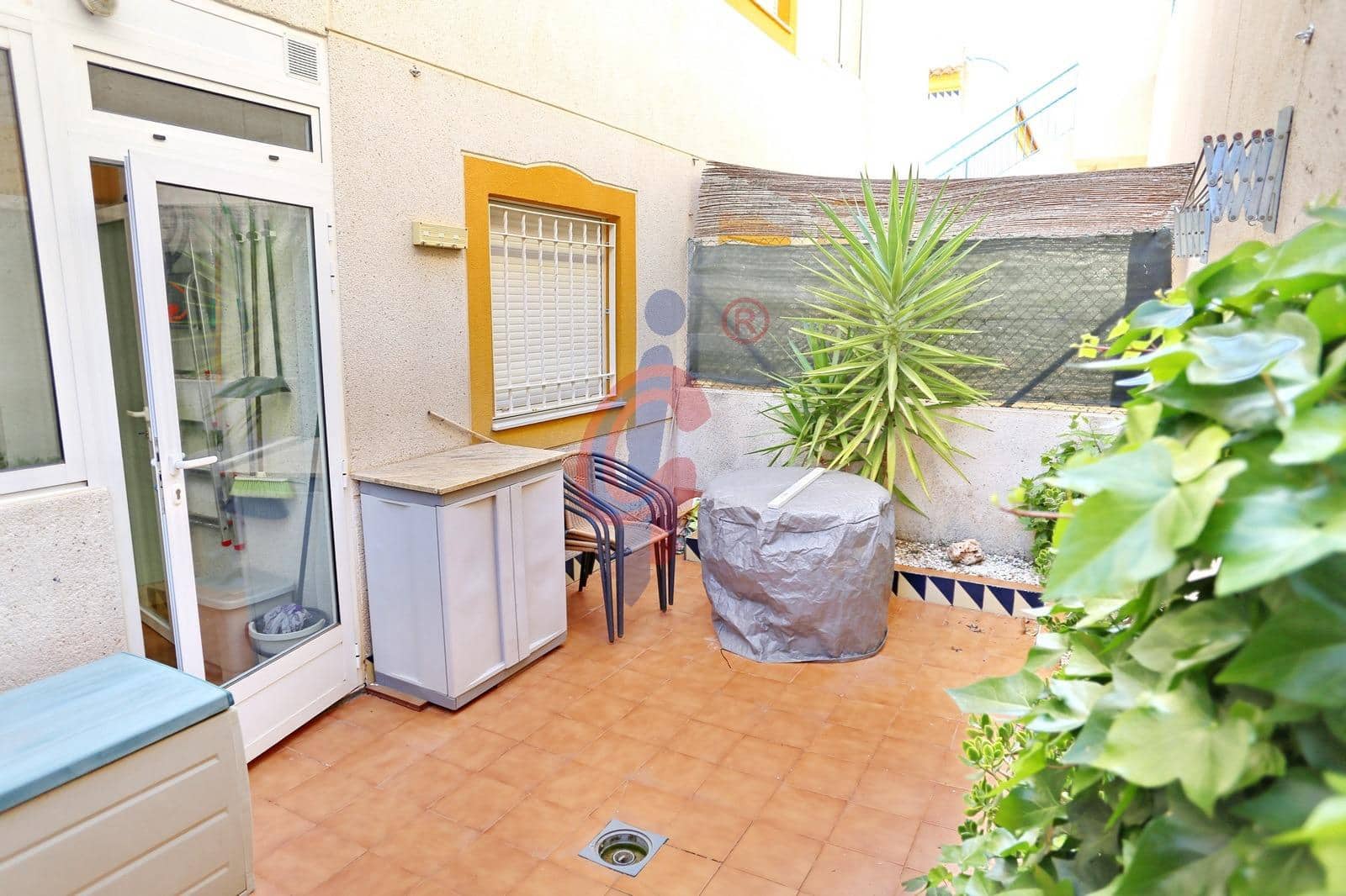 2 bedroom Semi-detached Villa for sale in Guardamar del Segura with pool garage - € 155,500 (Ref: 9973395)