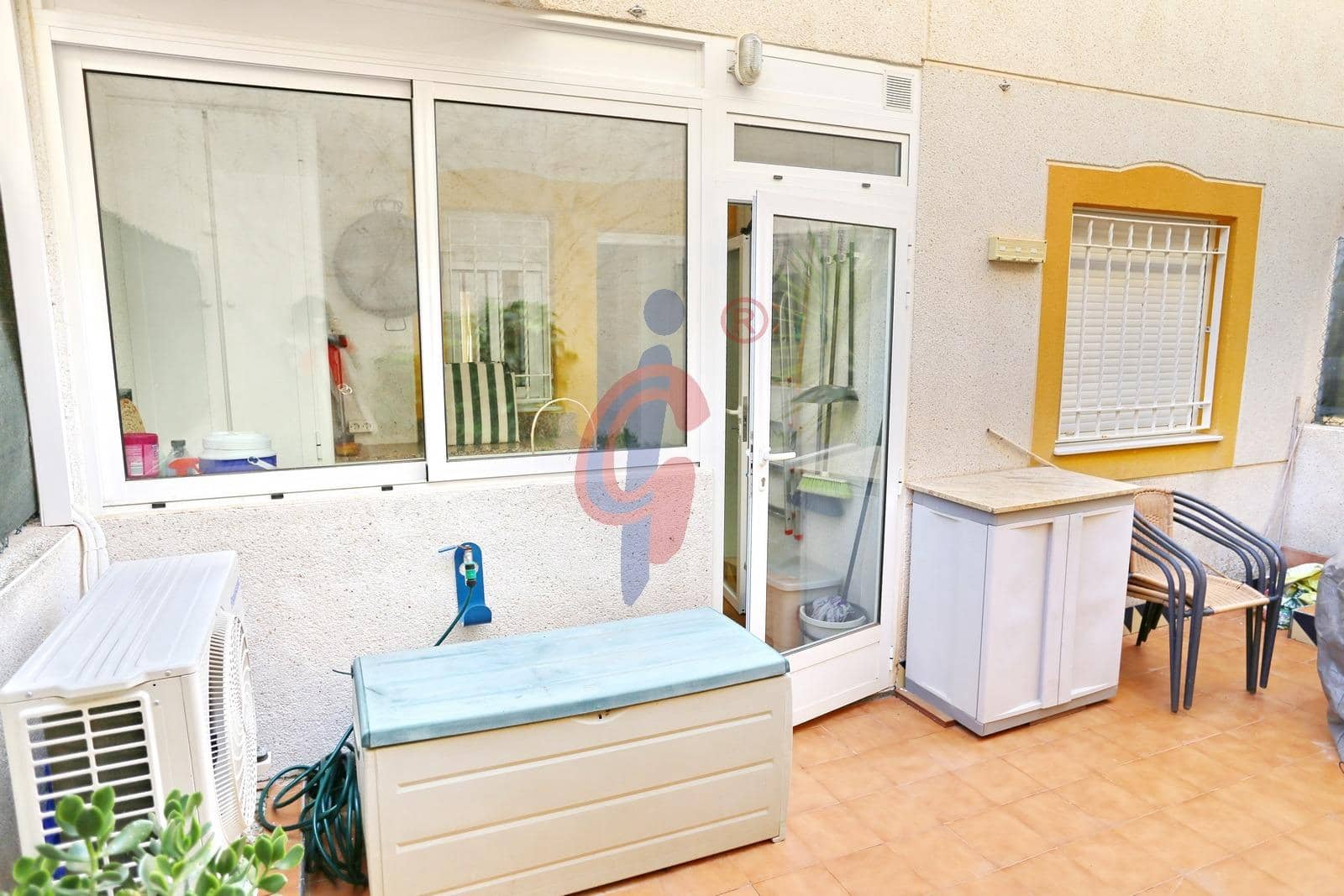 2 bedroom Semi-detached Villa for sale in Guardamar del Segura with pool garage - € 155,500 (Ref: 9973395)