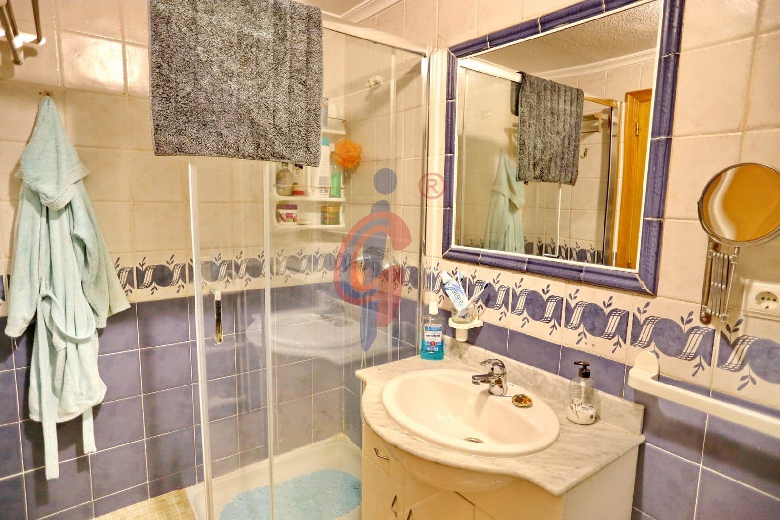 2 bedroom Semi-detached Villa for sale in Guardamar del Segura with pool garage - € 155,500 (Ref: 9973395)