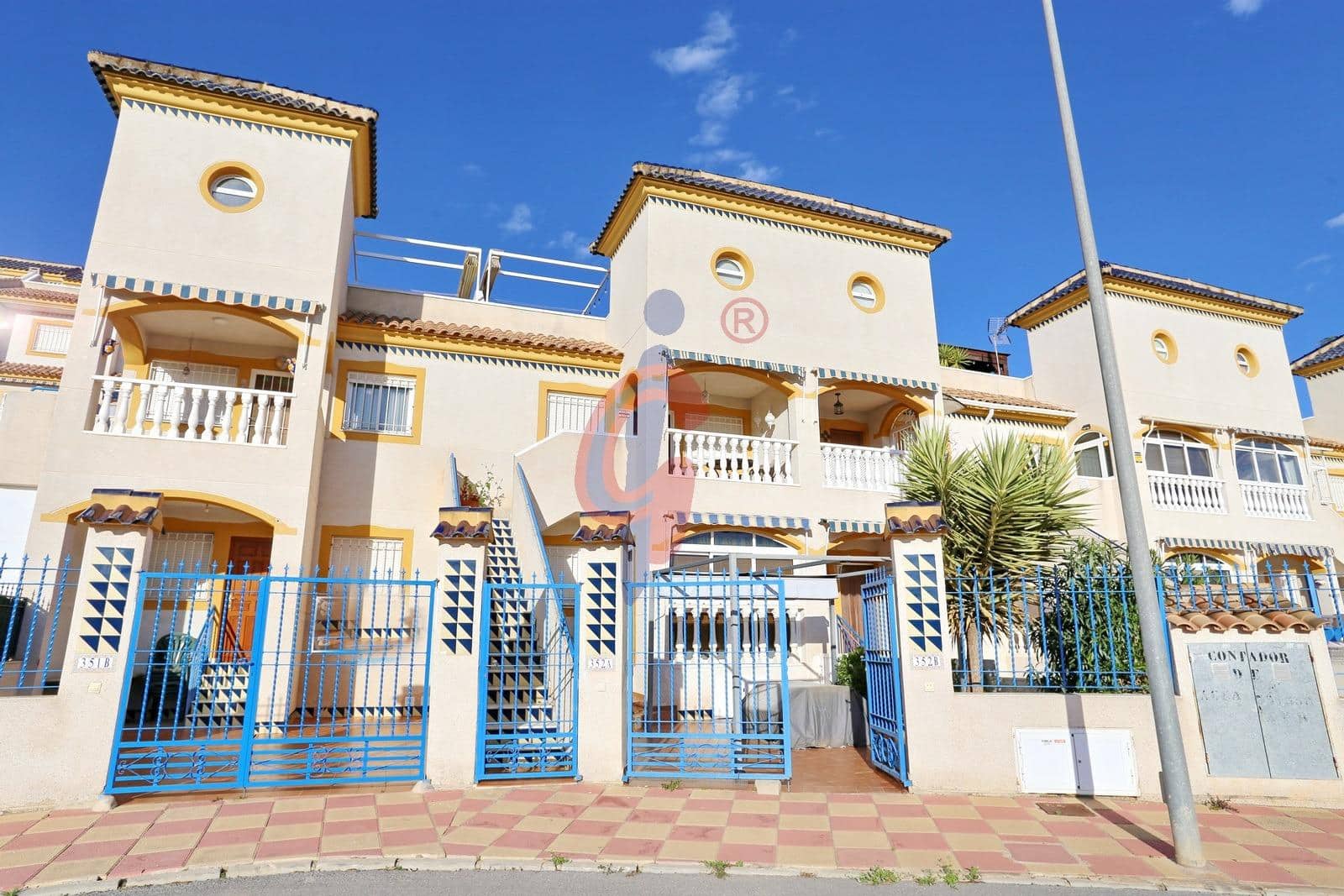 2 bedroom Semi-detached Villa for sale in Guardamar del Segura with pool garage - € 155,500 (Ref: 9973395)