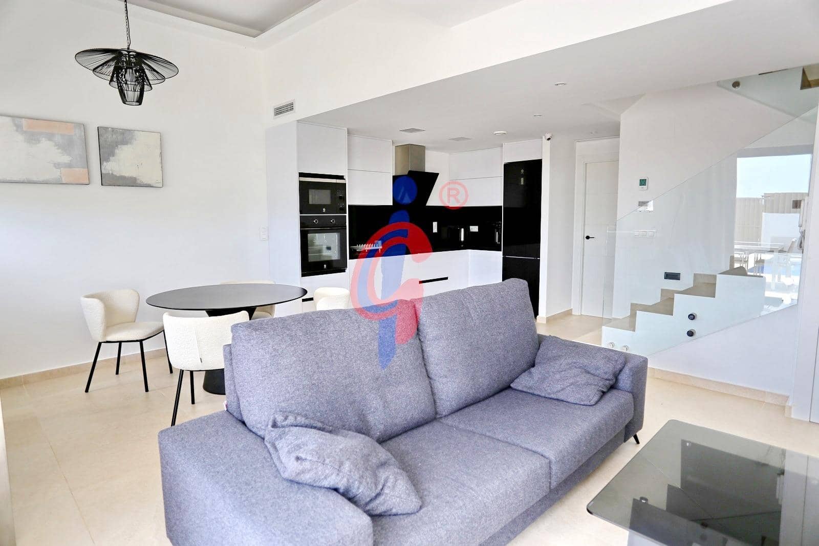 3 soveværelse Rækkehus til salg i Guardamar del Segura med swimmingpool garage - € 450.000 (Ref: 9975536)