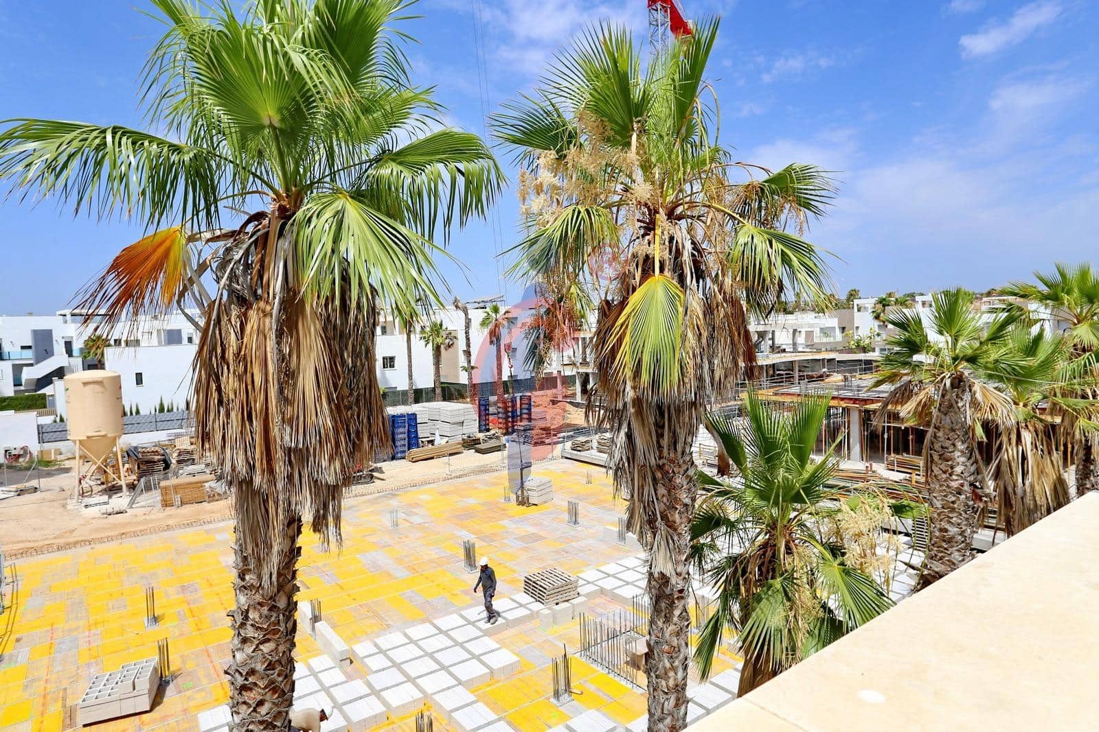 3 soveværelse Rækkehus til salg i Guardamar del Segura med swimmingpool garage - € 450.000 (Ref: 9975536)