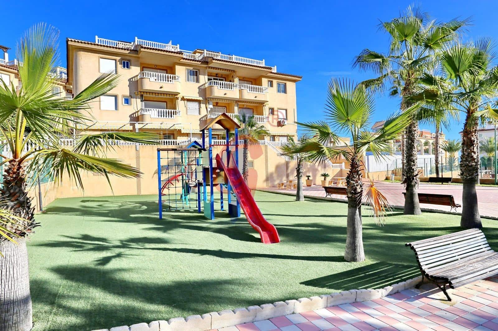3 soverom Penthouse til salgs i Guardamar del Segura med svømmebasseng - € 294 990 (Ref: 9979811)
