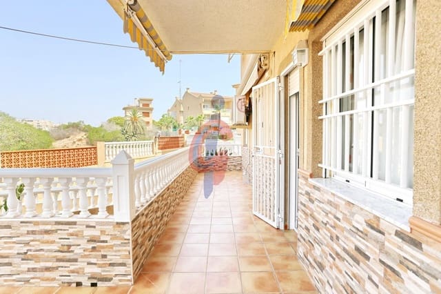 Apartamento de 2 habitaciones en Las Viñas, Guardamar del Segura en venta con piscina garaje - 199.750 € (Ref: 9986949)