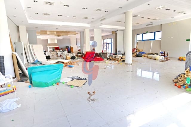 Erhverv til salg i Puerto Deportivo, Guardamar del Segura - € 449.990 (Ref: 9990801)