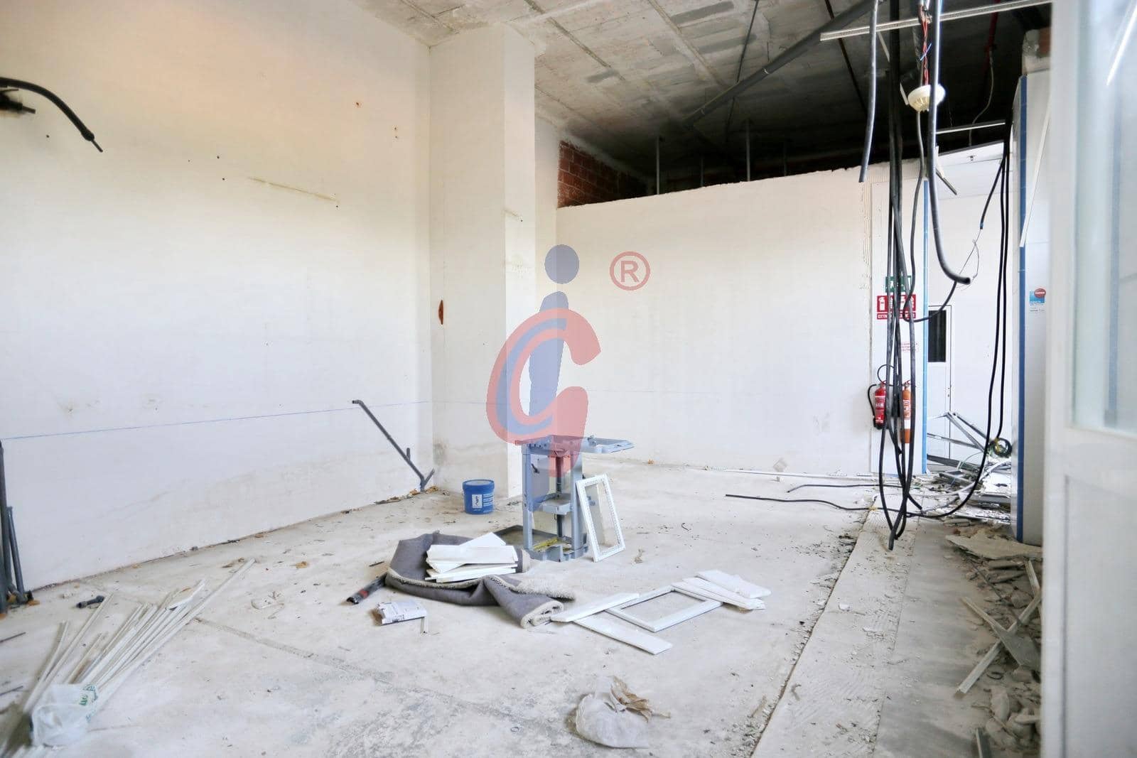 Commerciale in vendita in Guardamar del Segura - 449.990 € (Rif: 9990801)