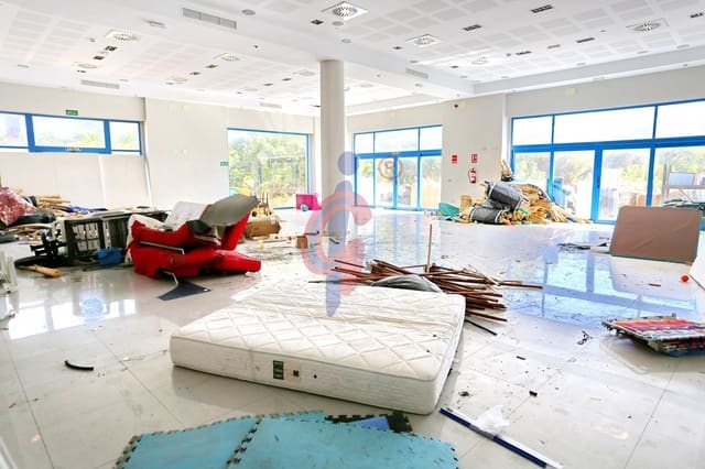 Erhverv til salg i Puerto Deportivo, Guardamar del Segura - € 449.990 (Ref: 9990801)