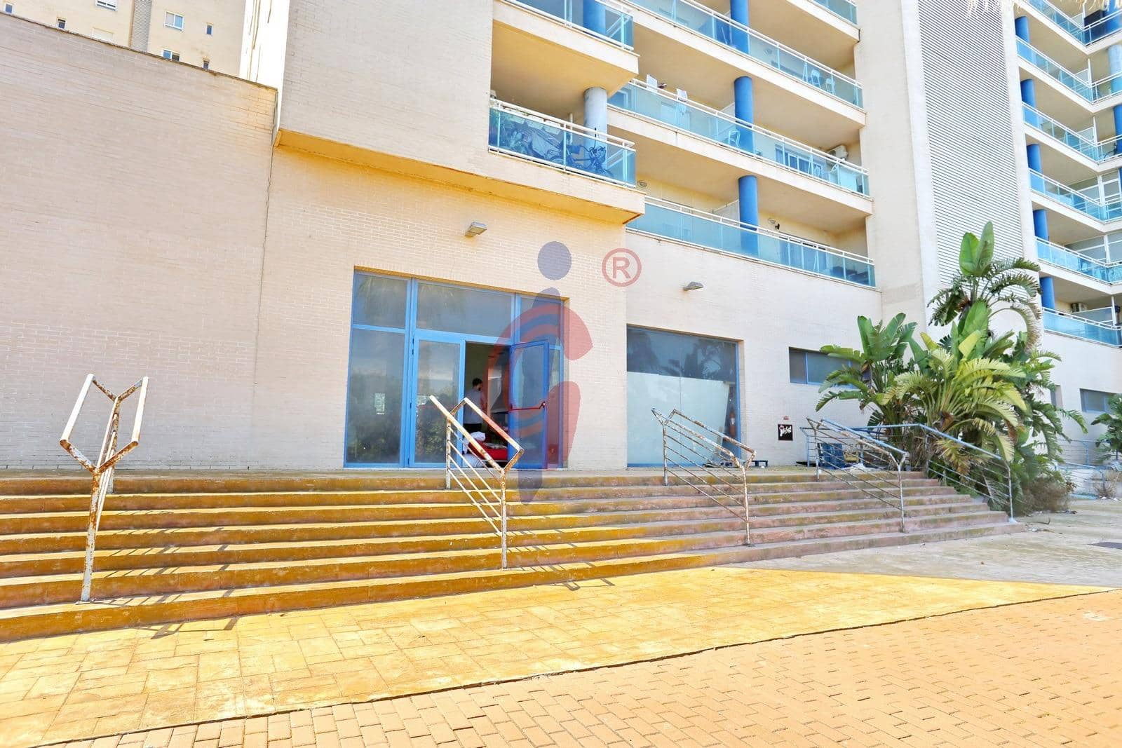 Commerciale in vendita in Guardamar del Segura - 449.990 € (Rif: 9990801)