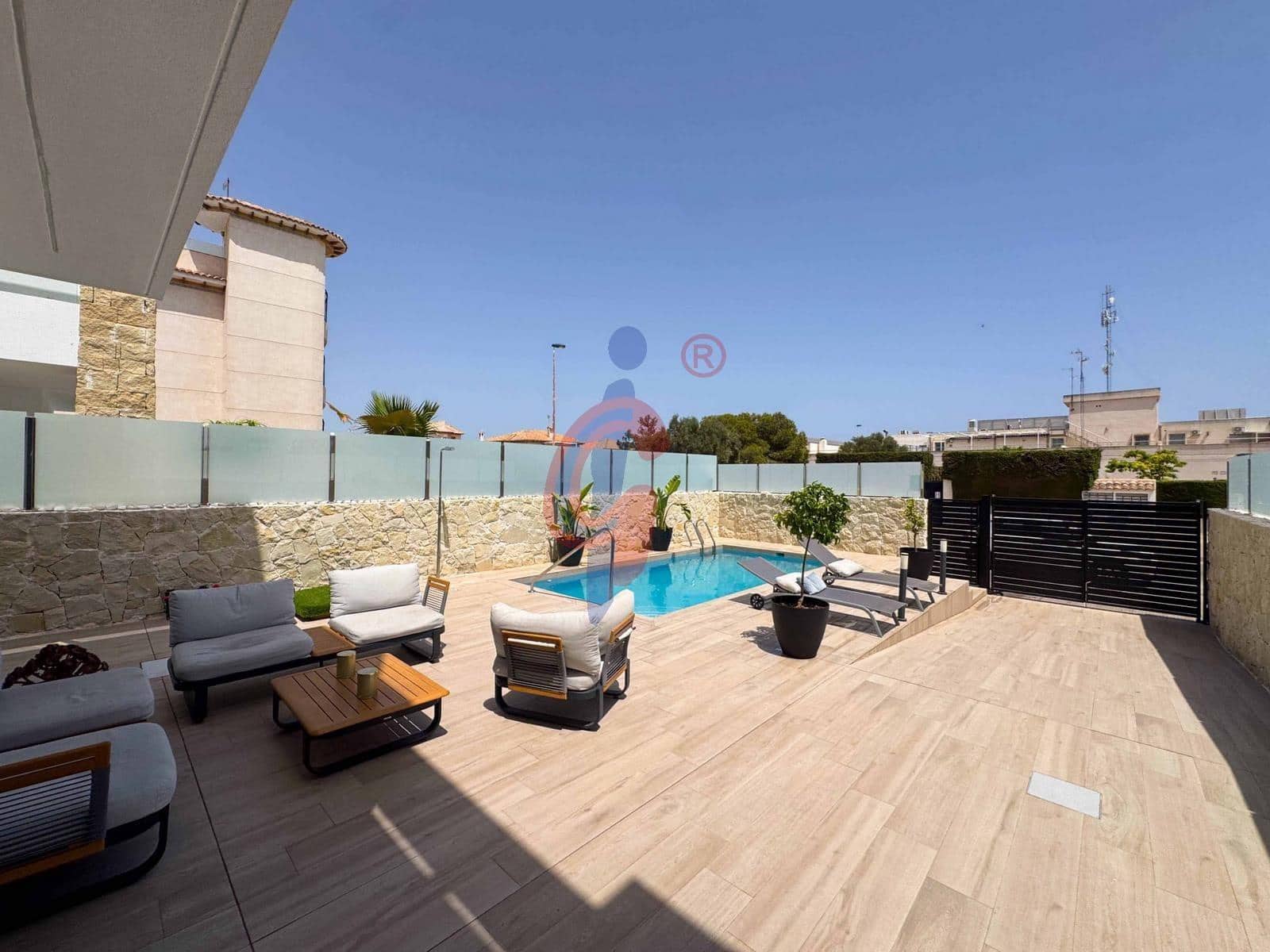 5 quarto Moradia para venda em Orihuela Costa com piscina garagem - 790 000 € (Ref: 9990803)
