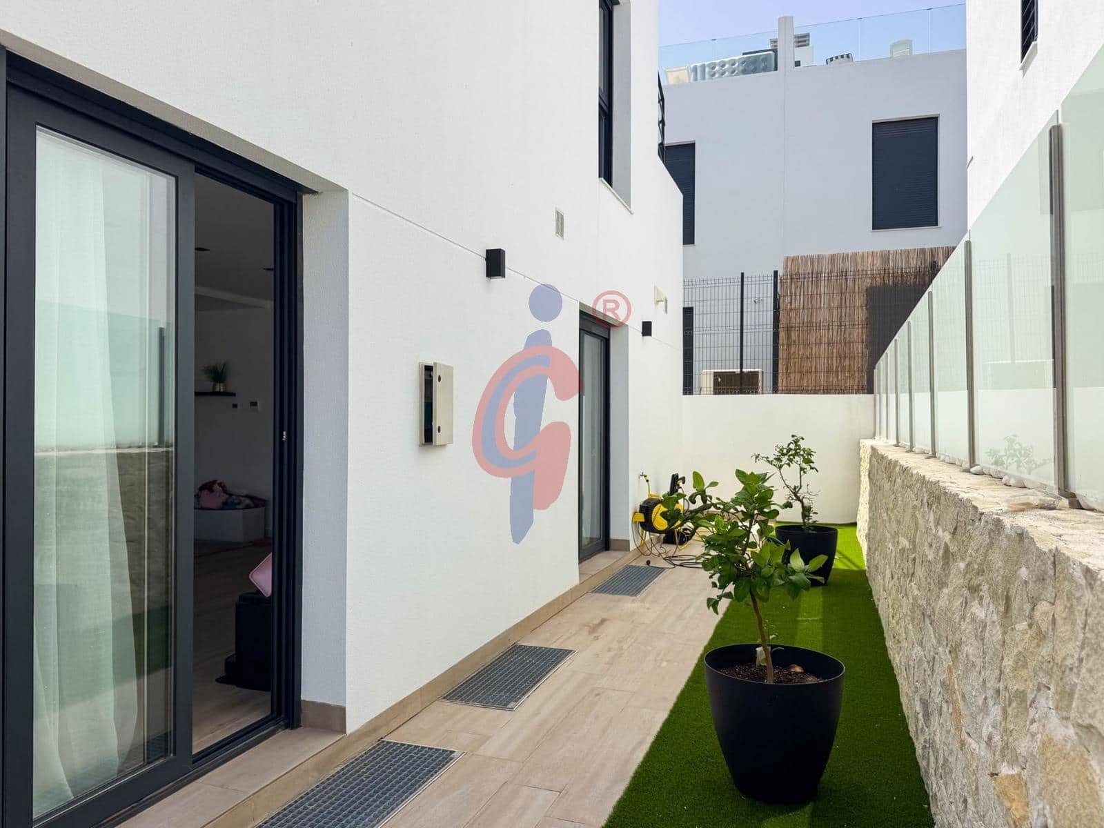5 quarto Moradia para venda em Orihuela Costa com piscina garagem - 790 000 € (Ref: 9990803)