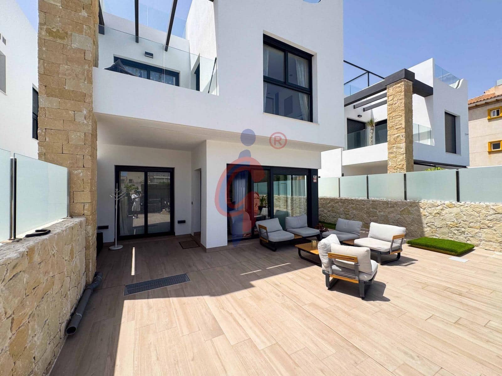 5 quarto Moradia para venda em Orihuela Costa com piscina garagem - 790 000 € (Ref: 9990803)