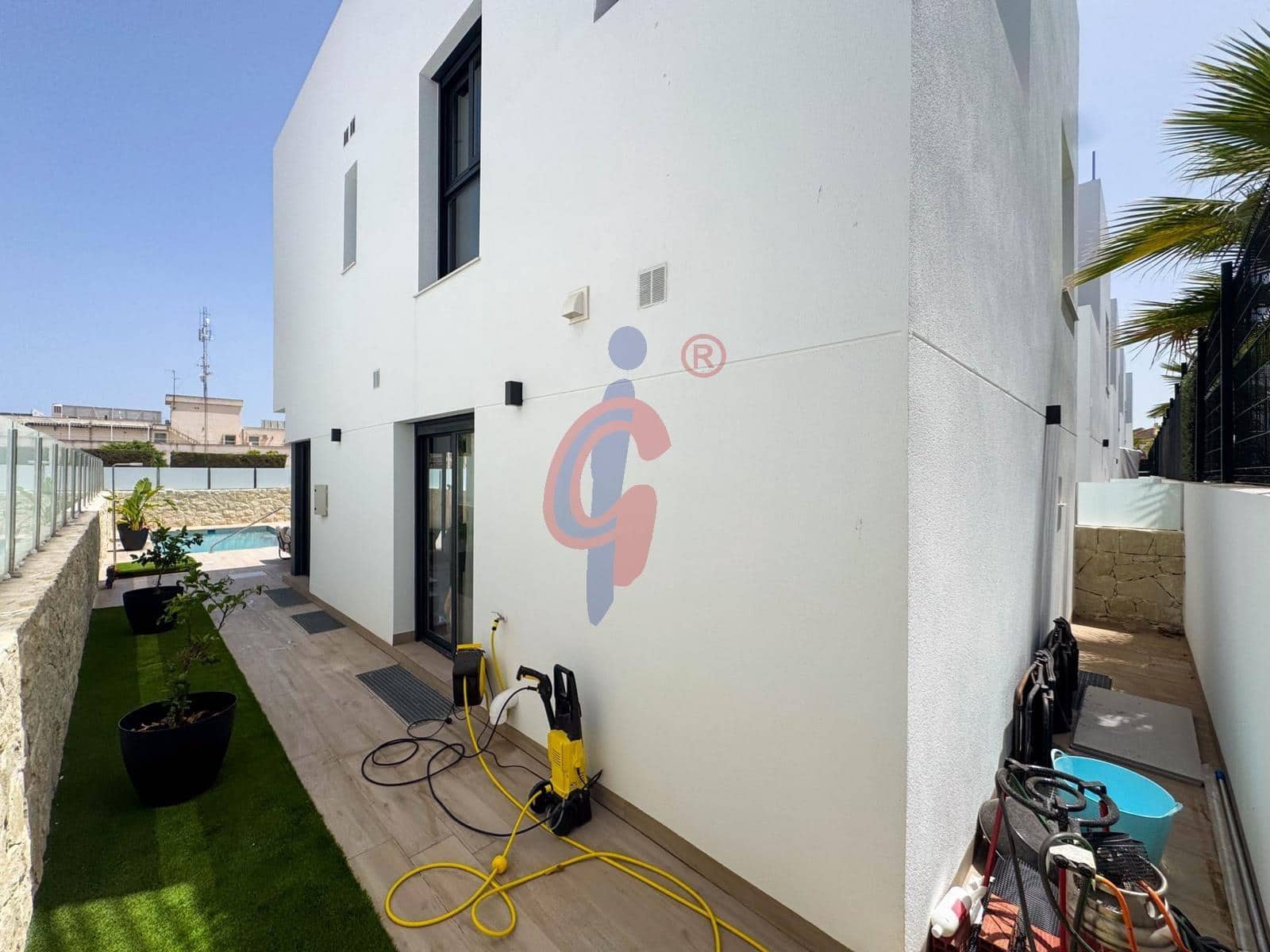 5 quarto Moradia para venda em Orihuela Costa com piscina garagem - 790 000 € (Ref: 9990803)