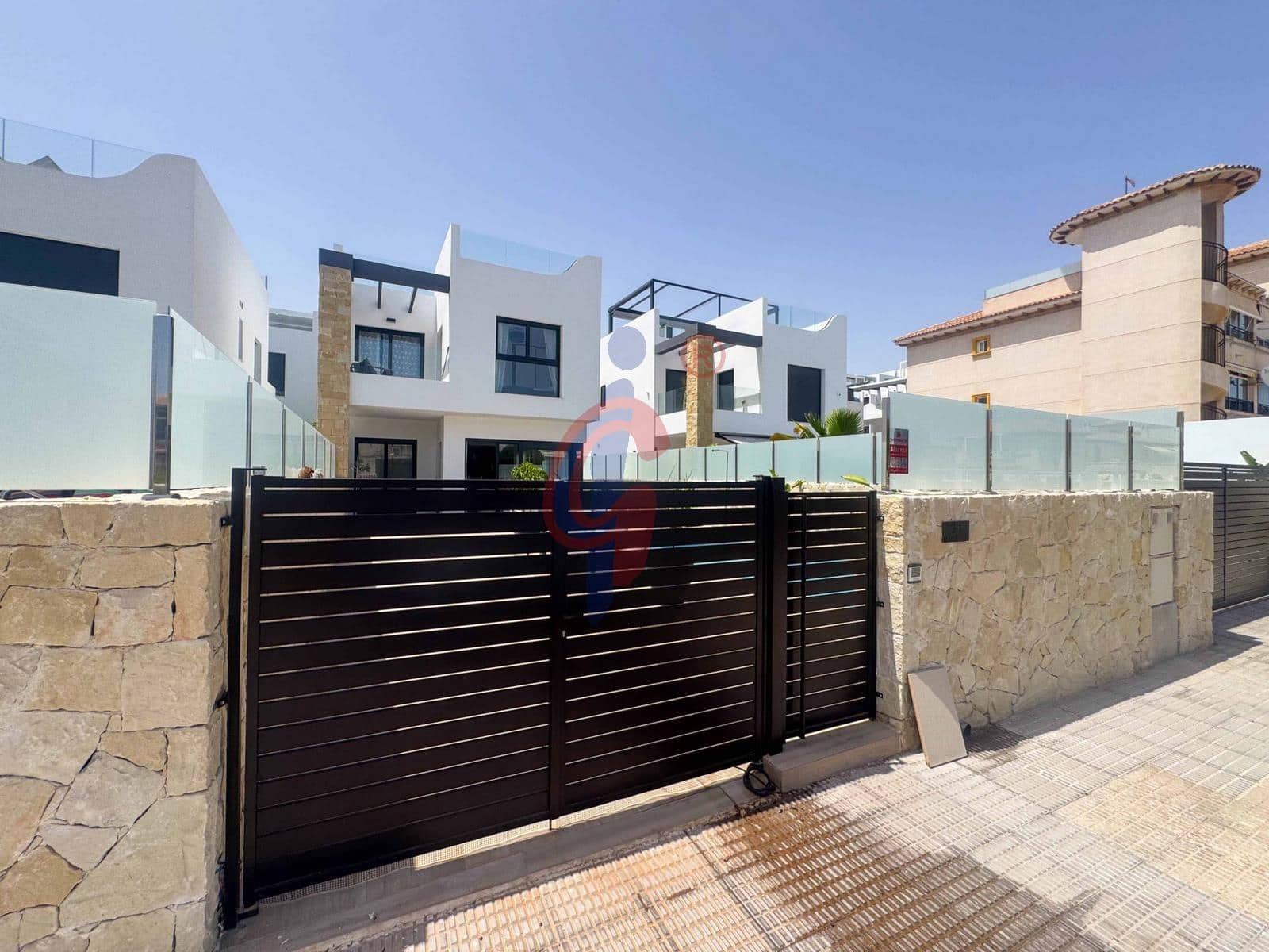 5 quarto Moradia para venda em Orihuela Costa com piscina garagem - 790 000 € (Ref: 9990803)