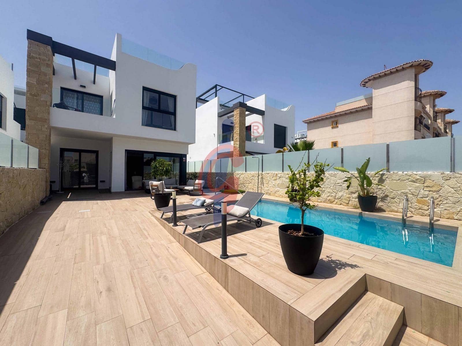 5 quarto Moradia para venda em Orihuela Costa com piscina garagem - 790 000 € (Ref: 9990803)