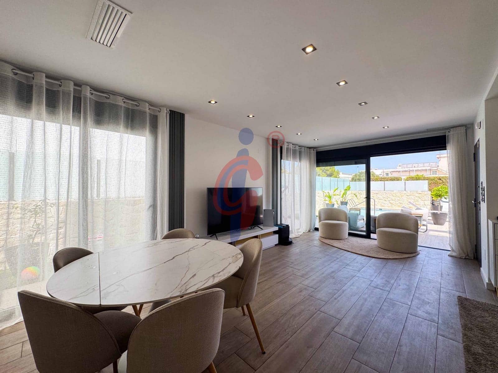 5 quarto Moradia para venda em Orihuela Costa com piscina garagem - 790 000 € (Ref: 9990803)