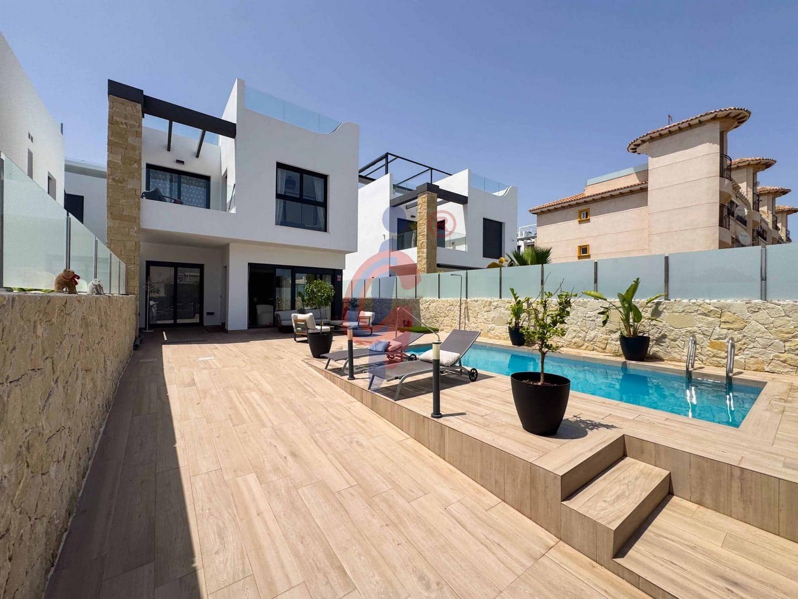 5 quarto Moradia para venda em Orihuela Costa com piscina garagem - 790 000 € (Ref: 9990803)