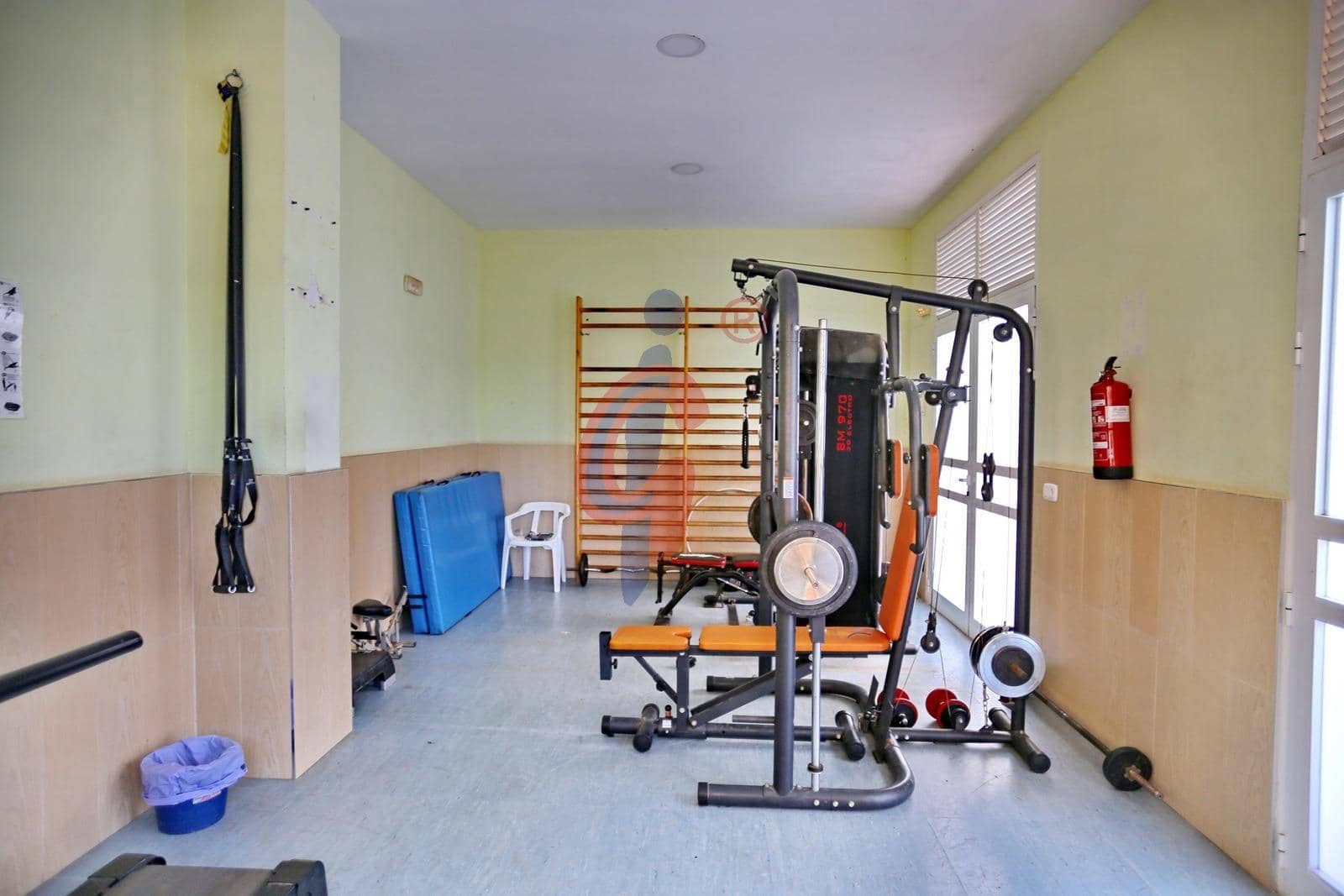 Garaż do wynajęcia w Guardamar del Segura - 120 € (Ref: 9994334)