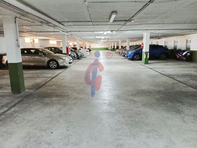 Garaż do wynajęcia w Puerto Deportivo, Guardamar del Segura - 120 € (Ref: 9994334)