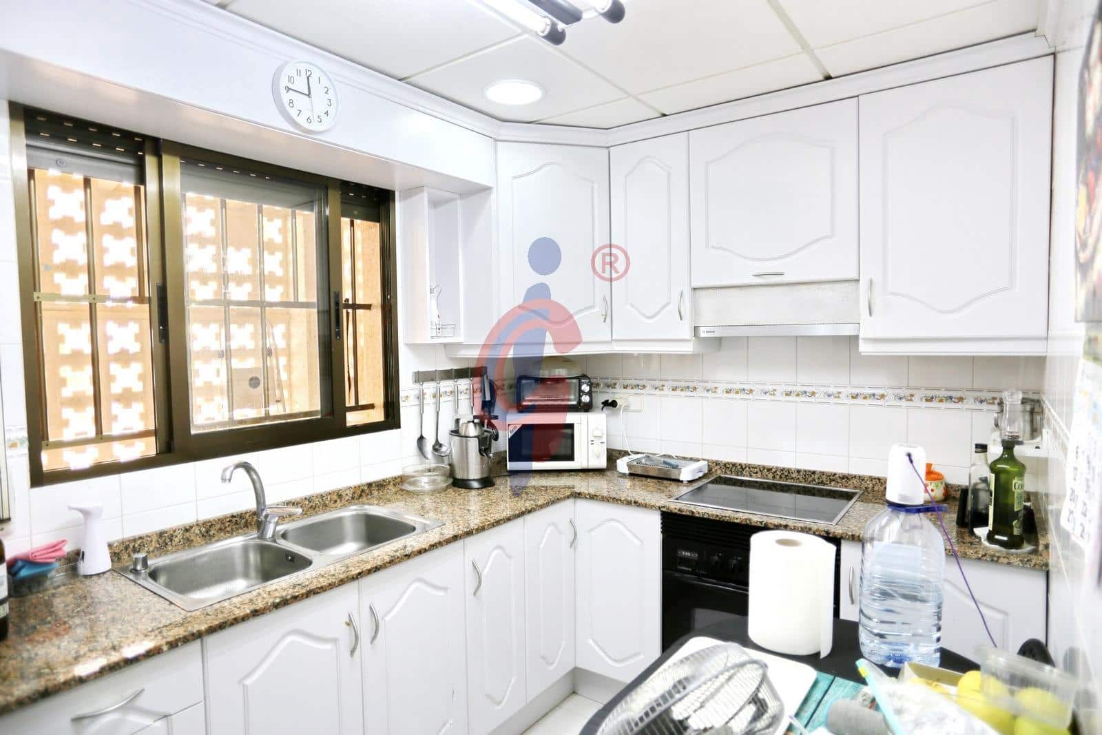 3 sypialnia Apartament na sprzedaż w Guardamar del Segura z basenem garażem - 330 000 € (Ref: 9994335)