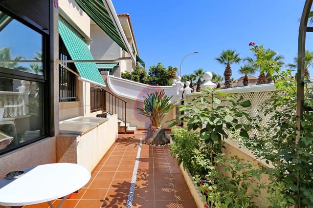 Apartamento de 3 habitaciones en Las Viñas, Guardamar del Segura en venta con piscina garaje - 330.000 € (Ref: 9994335)