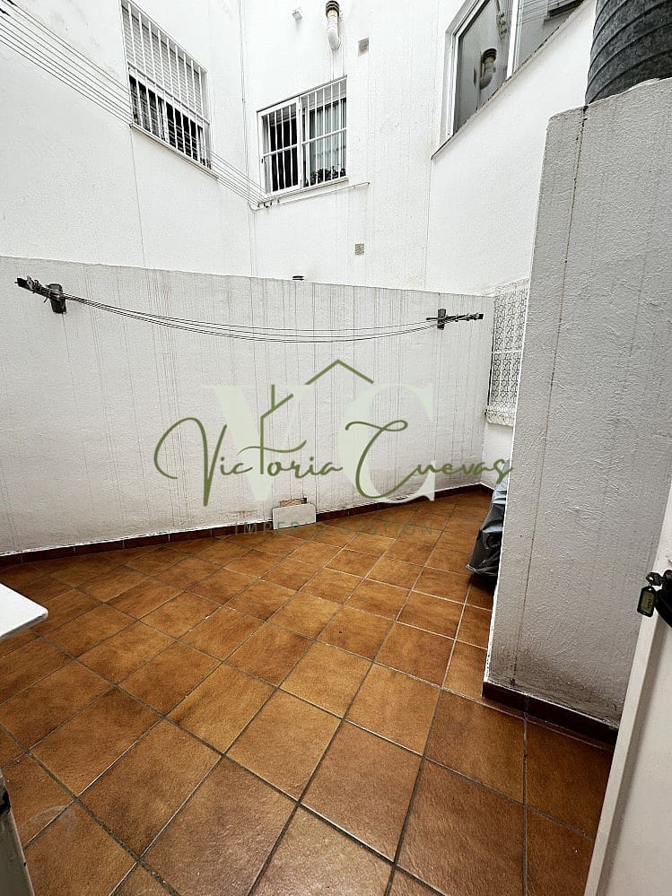 2 bedroom Apartment for rent in Torre del Mar with pool garage - € 900 (Ref: 10098637)