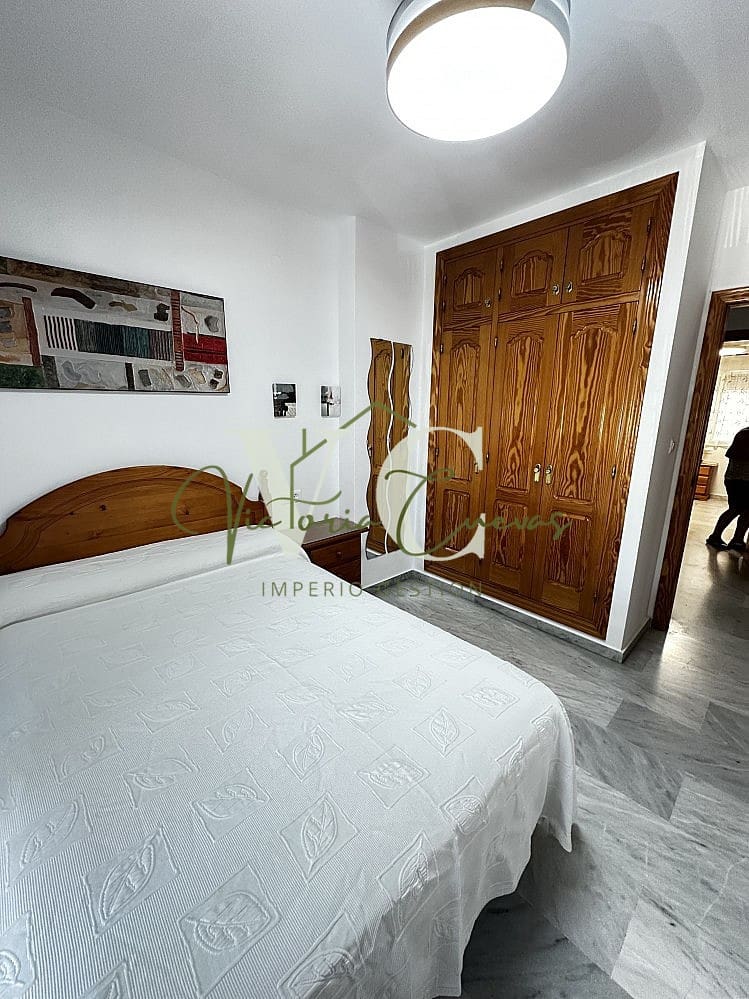 2 bedroom Apartment for rent in Torre del Mar with pool garage - € 900 (Ref: 10098637)