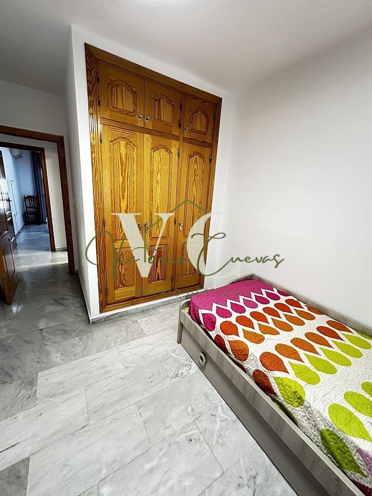 2 bedroom Apartment for rent in Torre del Mar with pool garage - € 900 (Ref: 10098637)