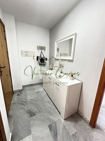 2 bedroom Apartment for rent in Torre del Mar, Vélez-Málaga with pool garage - € 900 (Ref: 10098637)