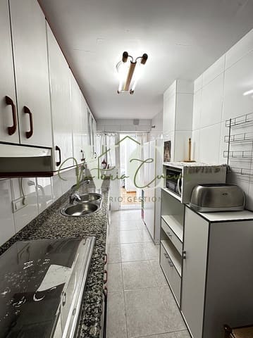 2 bedroom Apartment for rent in Torre del Mar, Vélez-Málaga with pool garage - € 900 (Ref: 10098637)