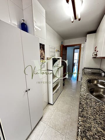 2 bedroom Apartment for rent in Torre del Mar, Vélez-Málaga with pool garage - € 900 (Ref: 10098637)