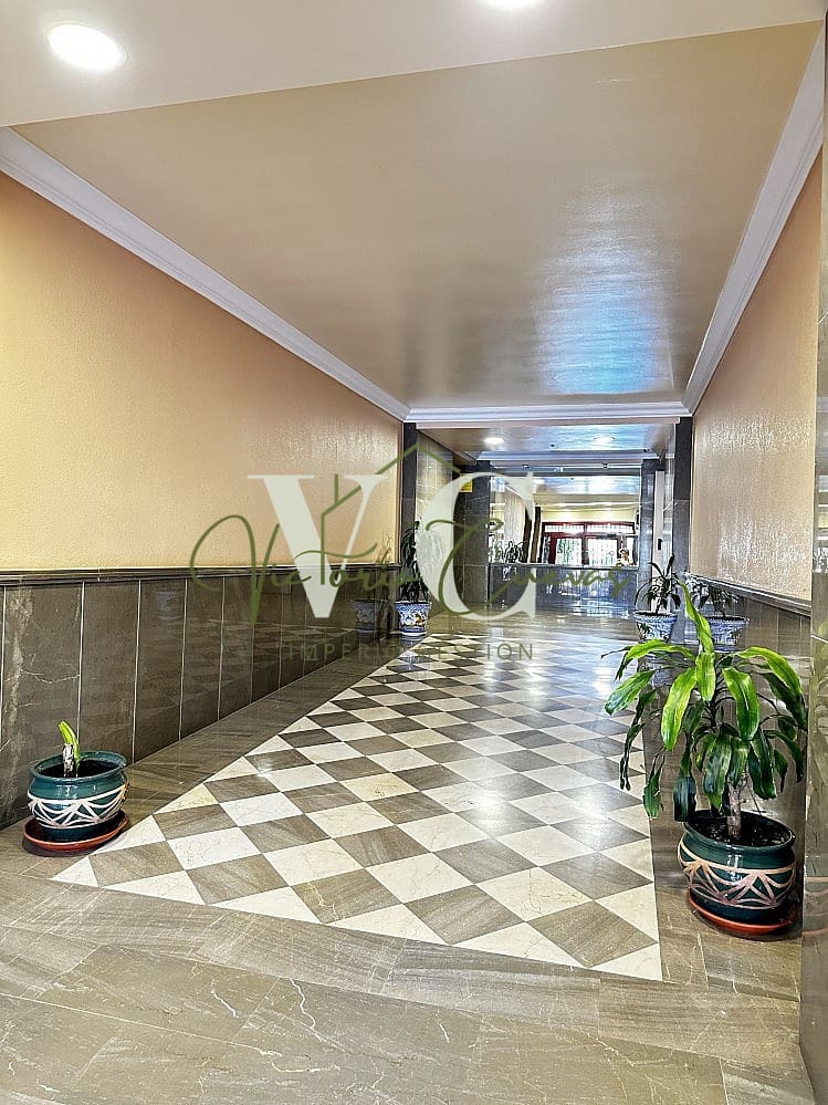 2 bedroom Apartment for rent in Torre del Mar with pool garage - € 900 (Ref: 10098637)