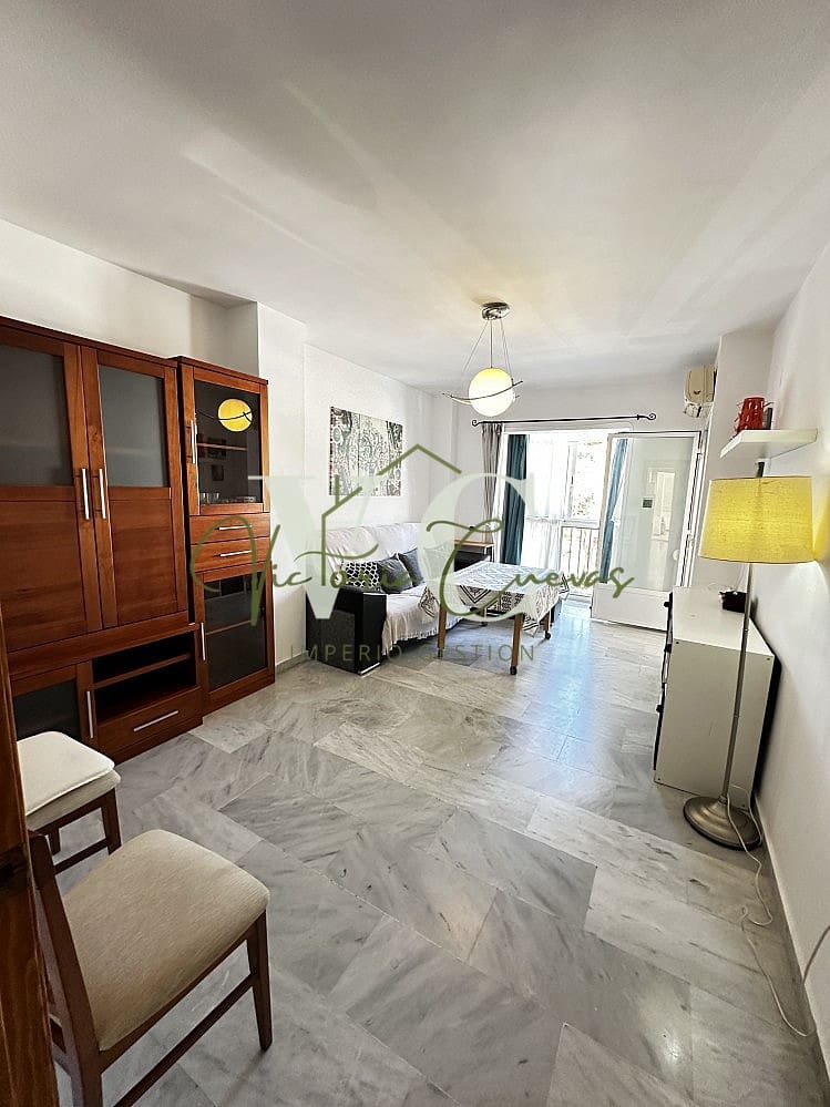 2 bedroom Apartment for rent in Torre del Mar with pool garage - € 900 (Ref: 10098637)