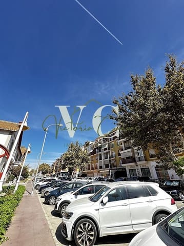 2 bedroom Apartment for rent in Torre del Mar, Vélez-Málaga with pool garage - € 900 (Ref: 10098637)