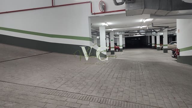Garage te huur in Torre del Mar, Vélez-Málaga - € 120 (Ref: 10134898)