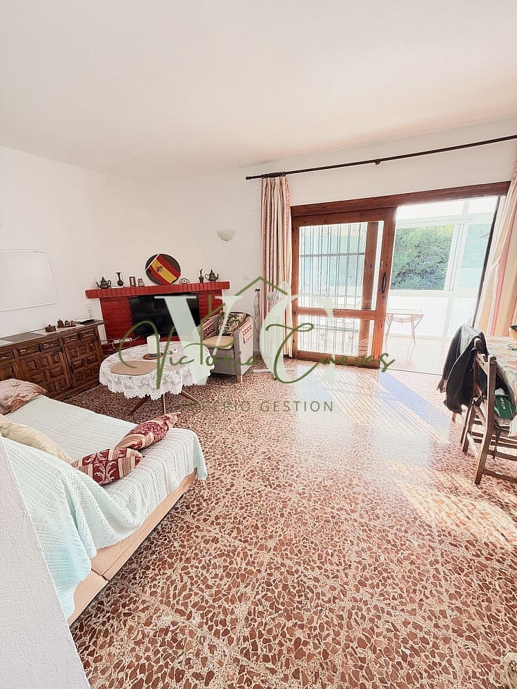 2 soverom Villa til salgs i Caleta de Velez med svømmebasseng garasje - € 470 000 (Ref: 10185473)